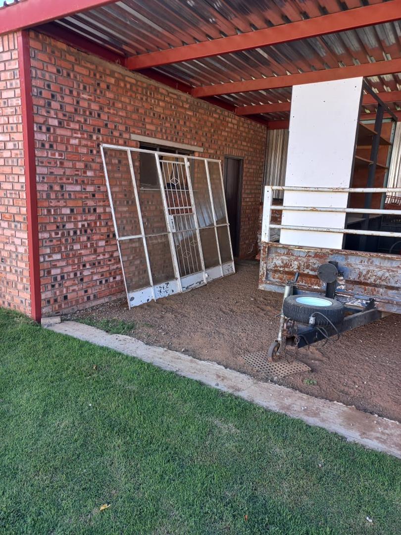 9 Bedroom Property for Sale in Bloemspruit Free State